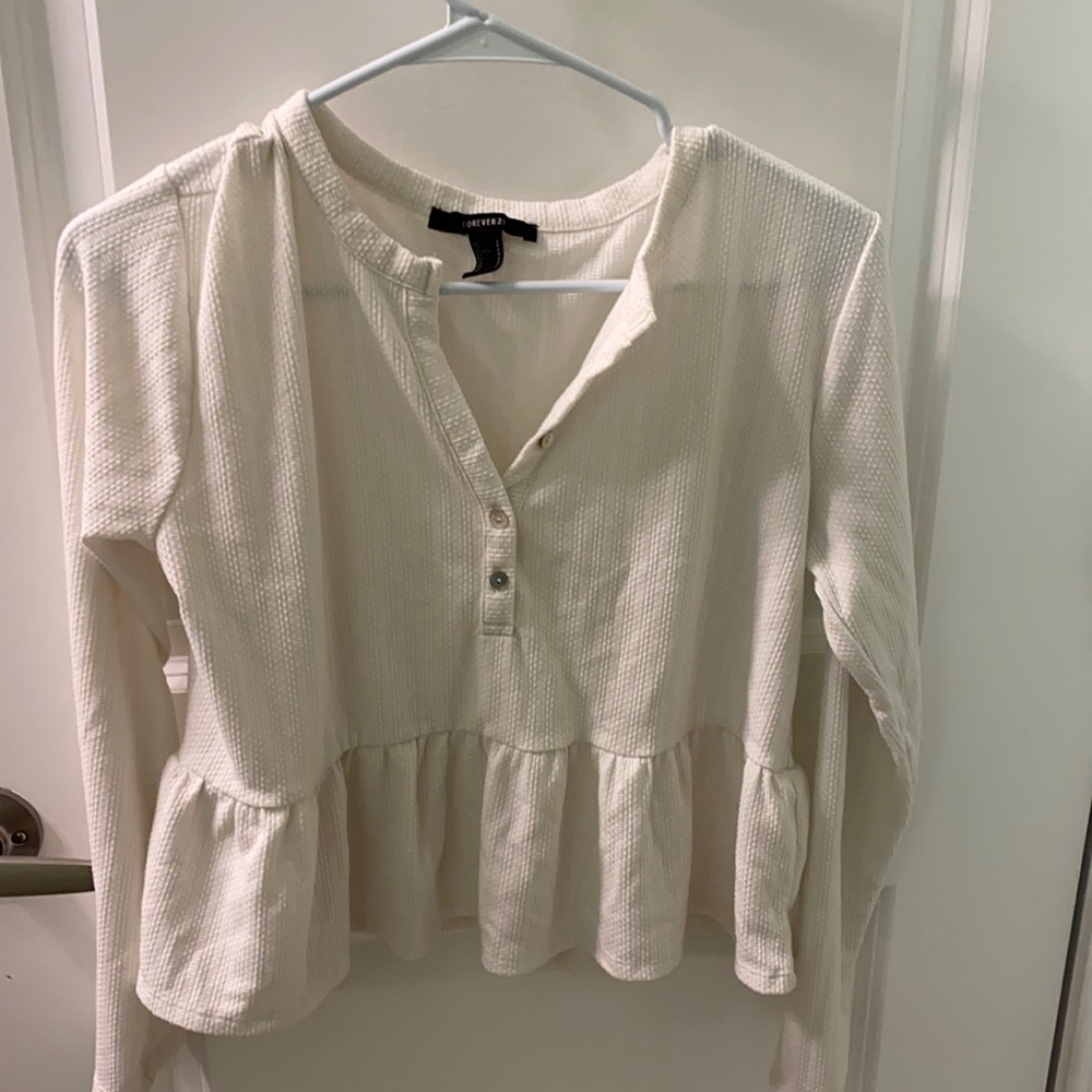 Forever 21 White button up babydoll top in a size XS. Excellent condition